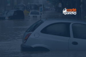 Carros em uma enchente