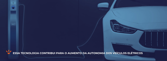 Carro elétrico sendo recarregado.