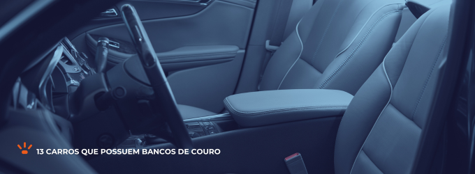 Carro com os bancos de couro.